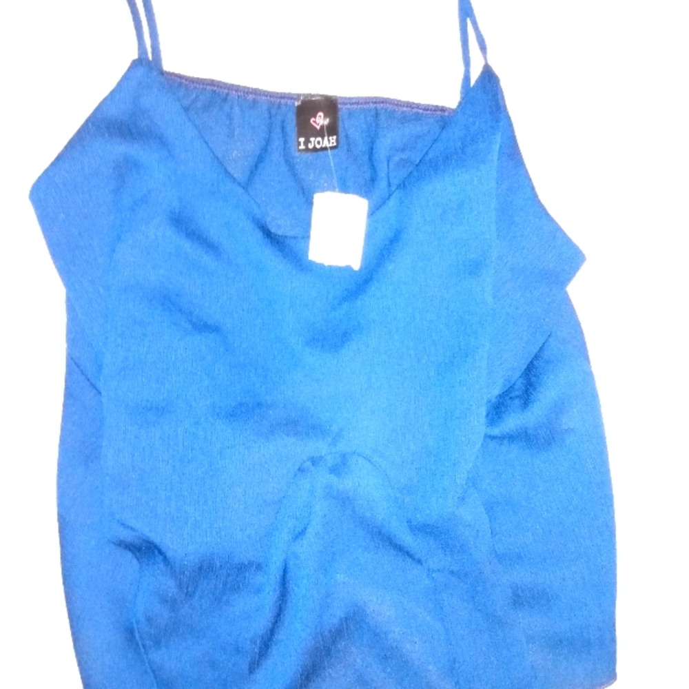 Mid drift crop top